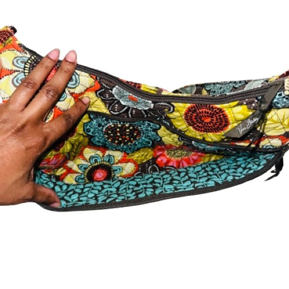 Gorgeous Vera Bradley hobo bag - Picture 5 of 10